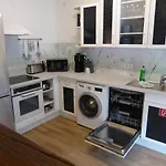 Apartamento Martin Luther, 3 Schlafzimmer, Free Wifi, Naehe Zentrum, Klimatisiert, Hell, Offen, Sehr Schoen,