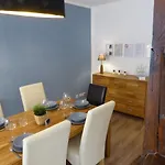 Martin Luther, 3 Schlafzimmer, Free Wifi, Naehe Zentrum, Klimatisiert, Hell, Offen, Sehr Schoen, * Jena