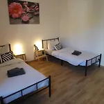 Martin Luther, 3 Schlafzimmer, Free Wifi, Naehe Zentrum, Klimatisiert, Hell, Offen, Sehr Schoen, * Jena