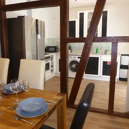 Apartment Martin Luther: Cozy Center Retreat With Wi-fi & Ac Jena
