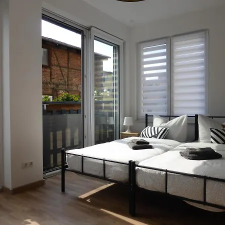 Martin Luther, 3 Schlafzimmer, Free Wifi, Naehe Zentrum, Klimatisiert, Hell, Offen, Sehr Schoen, Διαμέρισμα *