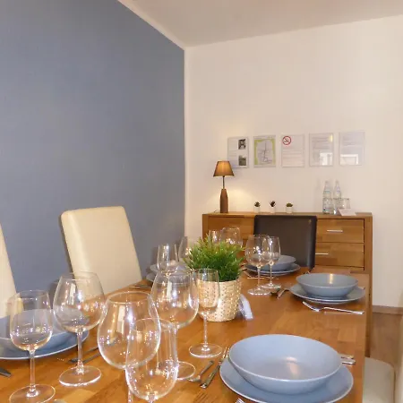 Martin Luther, 3 Schlafzimmer, Free Wifi, Naehe Zentrum, Klimatisiert, Hell, Offen, Sehr Schoen, * Γιένα