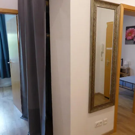 Διαμέρισμα Martin Luther, 3 Schlafzimmer, Free Wifi, Naehe Zentrum, Klimatisiert, Hell, Offen, Sehr Schoen,