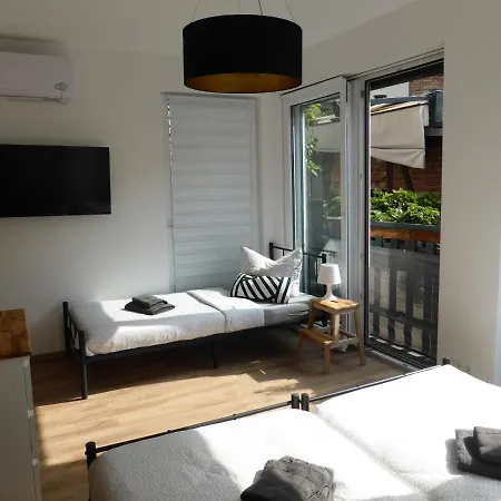 Martin Luther, 3 Schlafzimmer, Free Wifi, Naehe Zentrum, Klimatisiert, Hell, Offen, Sehr Schoen, *