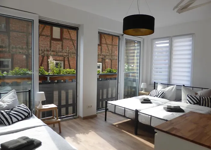 Martin Luther, 3 Schlafzimmer, Free Wifi, Nähe Zentrum, Klimatisiert, Hell, Offen, Sehr Schön, *