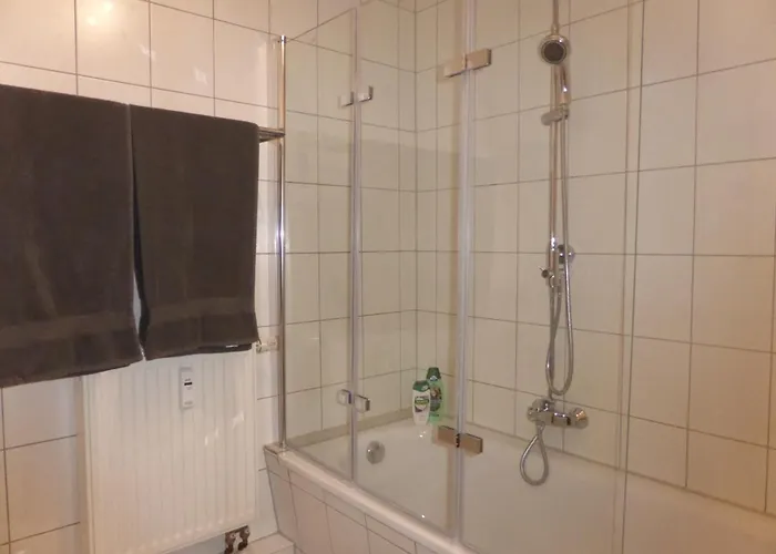 Apartment Martin Luther, 3 Schlafzimmer, Free Wifi, Nähe Zentrum, Klimatisiert, Hell, Offen, Sehr Schön,
