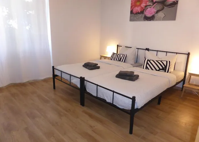 Martin Luther, 3 Schlafzimmer, Free Wifi, Nähe Zentrum, Klimatisiert, Hell, Offen, Sehr Schön, Jena