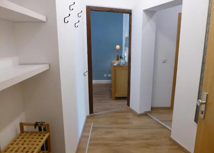 Martin Luther, 3 Schlafzimmer, Free Wifi, Nähe Zentrum, Klimatisiert, Hell, Offen, Sehr Schön, *