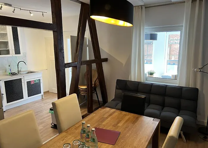 Apartment Martin Luther, 3 Schlafzimmer, Free Wifi, Nähe Zentrum, Klimatisiert, Hell, Offen, Sehr Schön, *